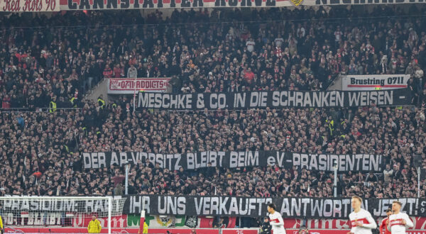 Stuttgart, Deutschland, 08.03.24: . VfB Stuttgart fans mit einem Spruchband waehrend des 1.Bundesliga Spiels zwischen dem VfB Stuttgart vs 1.FC Union Berlin in der MHPArena am 08. Maerz 2024 in  Stuttgart, Deutschland. (Foto von Harry Langer/DeFodi Images)

Stuttgart, Germany, 08.03.24: . VfB Stuttgart fans with a banner during the 1.Bundesliga match between VfB Stuttgart vs 1.FC Union Berlin at MHPArena on March 8, 2024 in Stuttgart, Germany. (Photo by Harry Langer/DeFodi Images) DFB/DFL REGULATIONS PROHIBIT ANY USE OF PHOTOGRAPHS AS IMAGE SEQUENCES AND/OR QUASI-VIDEO.