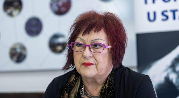 Zagreb, 28.2.2024 - Konferencija za medije Sindikata umirovljenika Hrvatske (SUH) na kojoj su najavili pokretanje peticije "Veće mirovine odmah!". Predsjednica SUH-a Jasna Petrović (na slici) govorila je o peticiji kojom se zahtijeva hitno povećanje mirovina i zaustavljanje siromaštva, poboljšanje modela usklađivanja mirovina te ukidanje diskriminacije umirovljenika.
Foto Hina/ Dario GRZELJ/ dag