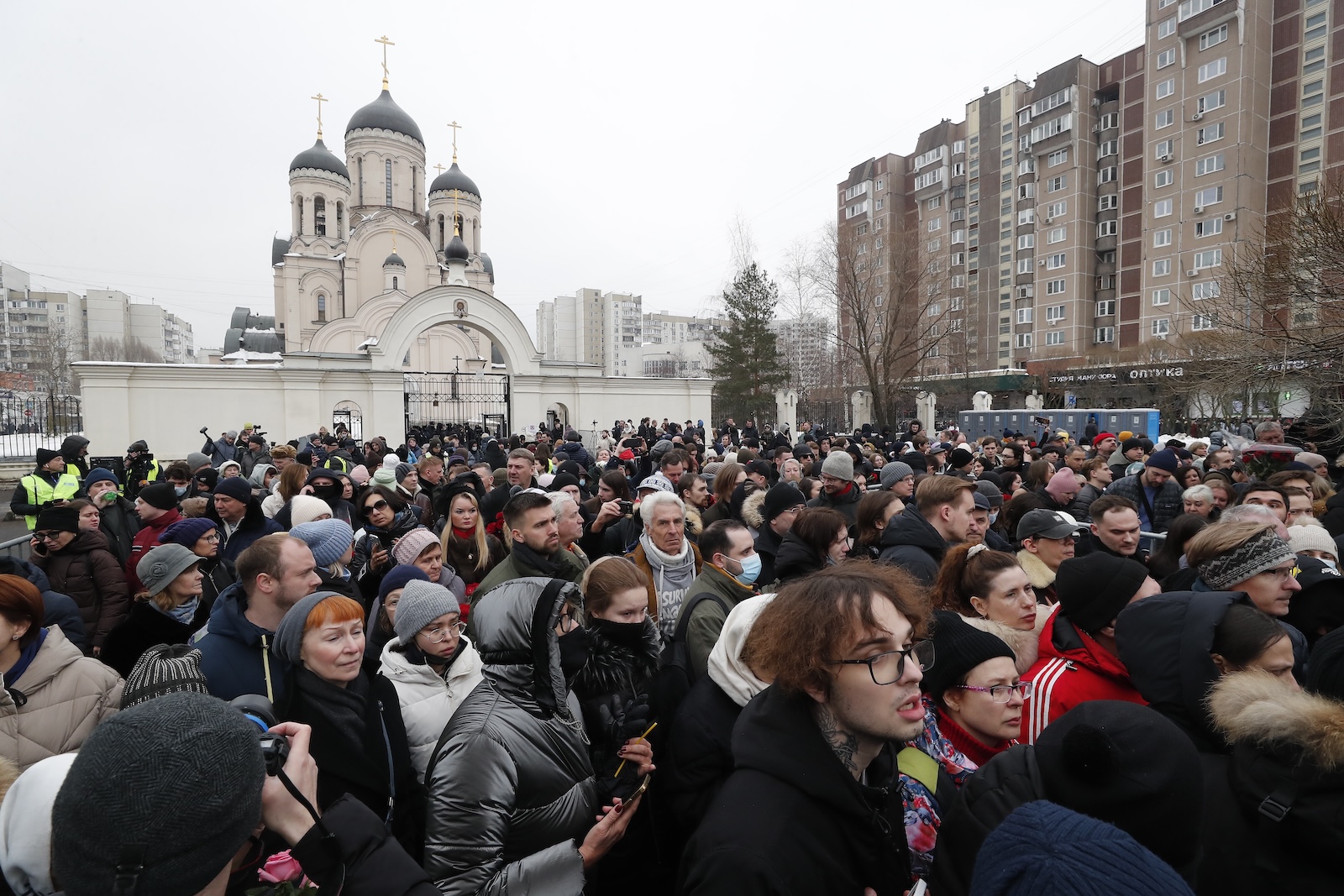 epa11190936 Russian people follow the hearse with the coffin of late Russian opposition leader Alexei Navalny outside the Church of the Icon of the Mother of God during his funeral in Moscow, Russia, 01 March 2024. Outspoken Kremlin critic Navalny died aged 47 in an arctic penal colony on 16 February 2024 after being transferred there in 2023. The colony is considered to be one of the worldâ€™s harshest prisons.  EPA/MAXIM SHIPENKOV