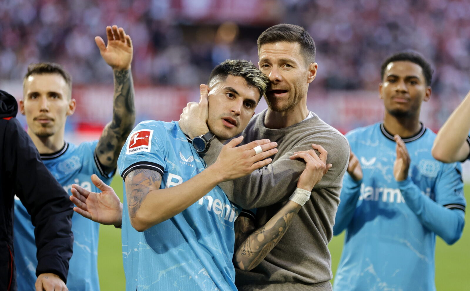 Xabi Alonso i Josip Stanišić (photo: EPA/RONALD WITTEK)