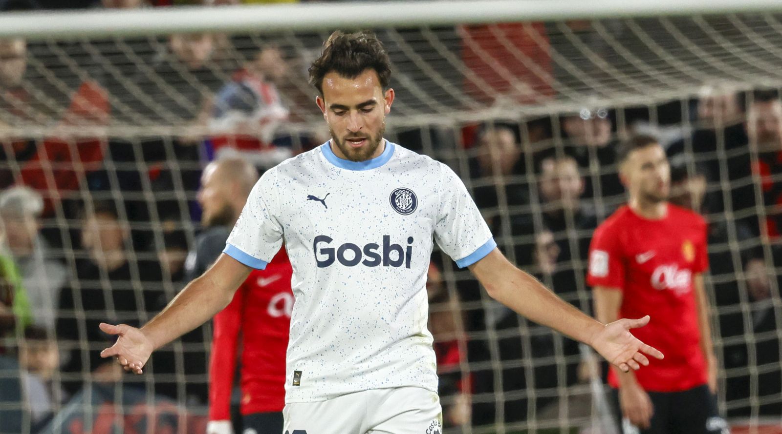 epa11197146 Girona's Eric Garcia gestures during the Spanish LaLiga soccer match between RCD Mallorca and Girona CF, in Palma de Mallorca, Balearic Islands, Spain, 03 March 2024.  EPA/CATI CLADERA