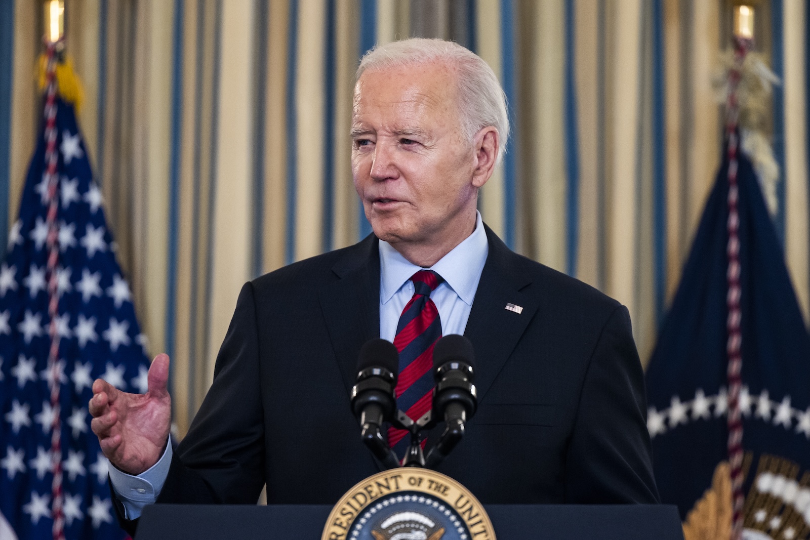 epa11200932 US President Joe Biden convenes a meeting of his Competition Council to announce a new 'strike force,' led jointly by the Department of Justice and the Federal Trade Commission (FTC), to fight 'corporate rip-offs' in the State Dining Room of the White House in Washington, DC, USA, 05 March 2024. Biden said the actions will cut down on excessive credit card late fees, as well as help make health care markets more affordable.  EPA/JIM LO SCALZO / POOL