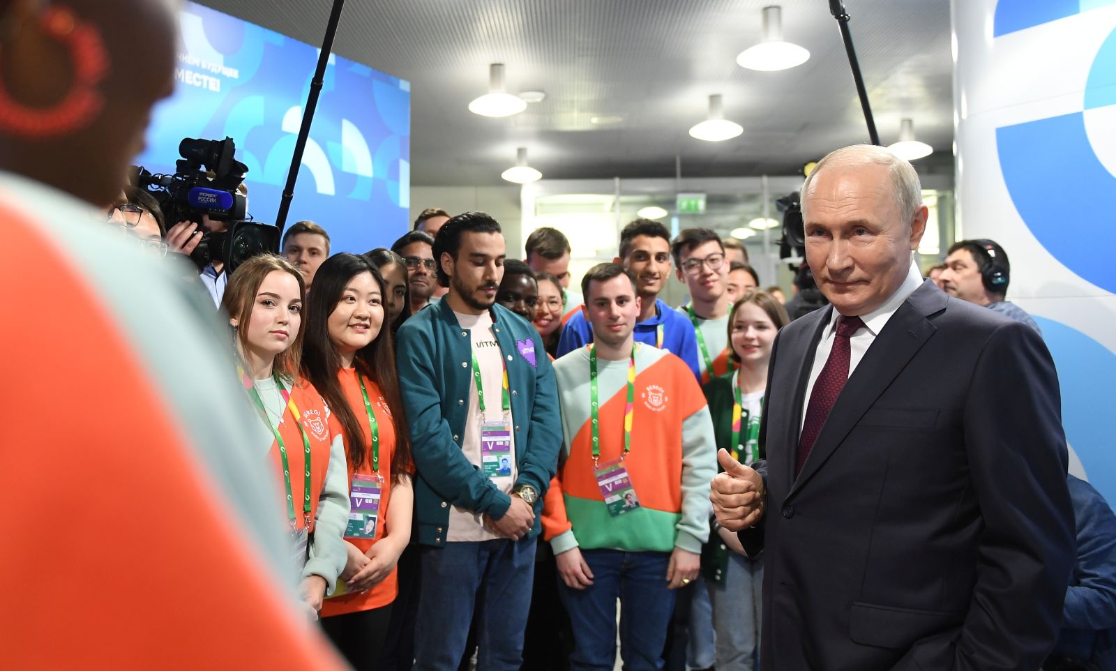 epa11202858 Russian President Vladimir Putin (R) meets with foreign students studying in Russia who took part in the 2024 World Youth Festival (WYF) at the Sirius Federal Territory, Krasnodar Region, Russia, 06 March 2024. From 01 to 07 March, 2024, youth from all over the world gathered on the federal territory of Sirius, with more than 20 thousand participants from 190 countries, according to head of the Federal Agency for Youth Affairs (Rosmolodezh), Ksenia Razuvaeva.  EPA/EKATERINA CHESNOKOVA/SPUTNIK/KREMLIN POOL MANDATORY CREDIT
