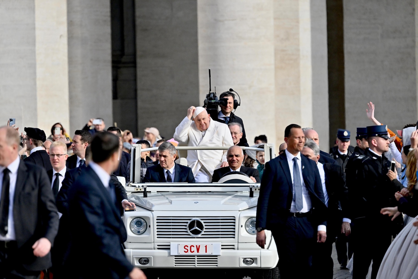epa11217834 Pope Francis attends his general audience in Saint Peter's Square, Vatican City, 13 March 2024.  EPA/ALESSANDRO DI MEO