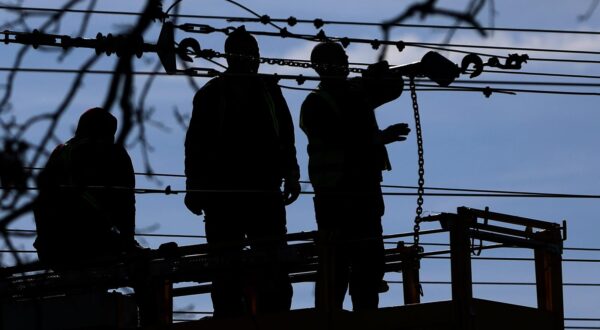 16.02.2024., Zagreb - Glavni kolodvor. Radovi na elektricnim vodovima hrvatskih zeljeznica. Photo: Sanjin Strukic/PIXSELL