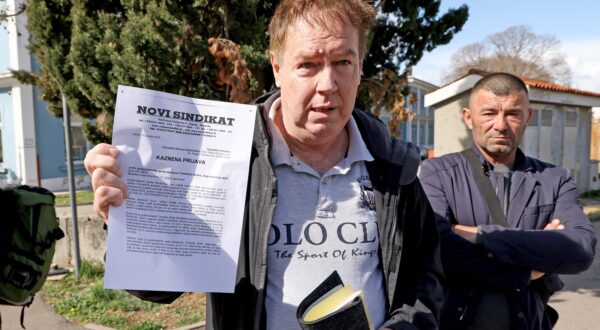 Zadar, 01.03.2024. -  Predstavnici Novog sindikata održali su konferenciju za novinare u povodu kaznene prijave protiv gradonačelnika Benkovca Tomislava Bulića i Skupštine društva Benković d.o.o. zbog nepoštovanja ustavno-pravnog poretka Republike Hrvatske, tj. pravomoćnih sudskih odluka.
Na fotografiji: Vedran Uranija, pravni zastupnik Novog sindikata, 
Foto HINA/Zvonko KUCELIN