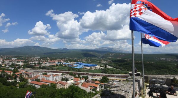 01.06.2022., Knin - Panorama grada Knina. Photo: Hrvoje Jelavic/PIXSELL