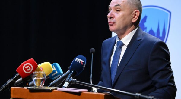 02.03.2024., Zagreb - Osnivacka Skupština nove političke stranke "Plavi grad" predsjednika stranke Ivice Lovrica u prostorima Glumacke druzine Histrion. Ivica Lovric Photo: Marko Lukunic/PIXSELL