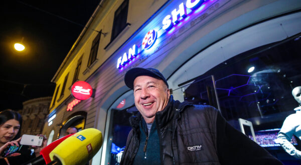 02.03.2024.., Zagreb - Velimir Zajec dao je izjavu za medije ispred fun shopa u Ilici. Photo: Slavko Midzor/PIXSELL