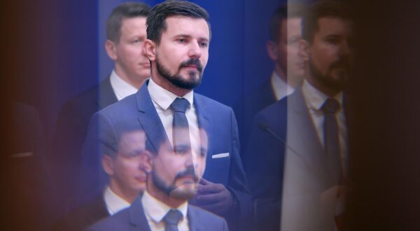 04.03.2024., Zagreb - Na konferenciji za medije Fokusa odrzanoj u Saboru o temi  "Lex AP drugi put: HDZ i Plenkovic i dalje ustraju na cenzuri losih vijesti za Vladu“ govorili su Dario Zurovec, Damir Bajs i Davor Nadji. Photo: Patrik Macek/PIXSELL