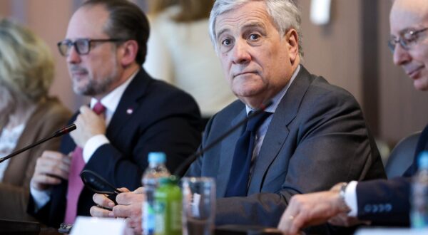 04.03.2024., Sarajevo, Bosna i Hercegovina - Predsjedavajuca Vijeca ministara BiH Borjana Kristo sastala se s ministrom vanjskih poslova i medjunarodne suradnje Republike Italije Antoniom Tajanijem i federalnim ministrom za europske i medjunarodne poslove Republike Austrije Alexanderom Schallenbergom. Photo: Armin Durgut/PIXSELL