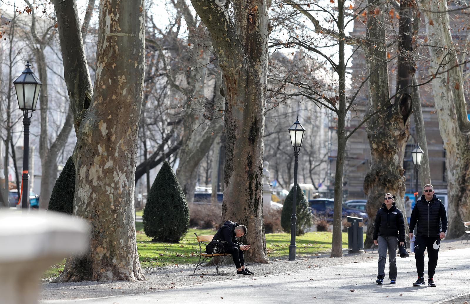 06.02.2024., Zagreb - Iznadprosjecno toplo vrijeme za veljaci mnogi su iskoristili za setnju  Photo: Emica Elvedji/PIXSELL
