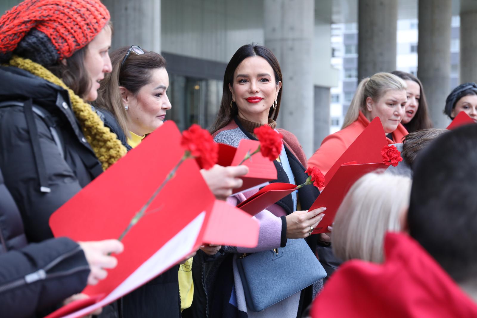 08.03.2024., Zagreb - “Lijepa nasa” na Osmi mart ispred MSU feministickom izvedbom "Lijepe nase", u organizaciji Udruge Domine i pod palicom Arijane Lekic-Fridrih. Pjevanju se pridruzila i Severina koja je podrzala akciju Photo: Emica Elvedji/PIXSELL