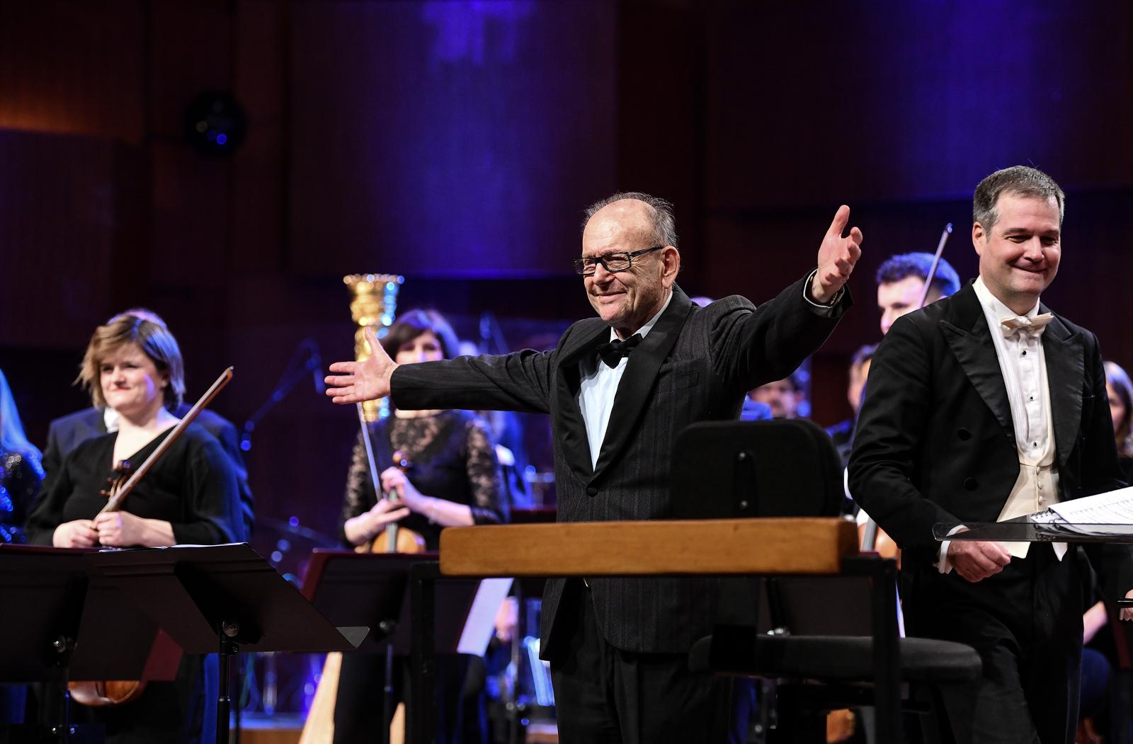 08.03.2024., Zagreb - Koncert ZGF
OFF Ciklus
Alfi Kabiljo – Svijet je moj  sansona, pjesma, mjuzikl, opera, film,tv
Dinko Apelt, dirigent
Radojka Sverko, Djani Stipanicev, Martin Kosovec, solisti
Zbor Husar&Tomcic skole Photo: Josip Regovic/PIXSELL