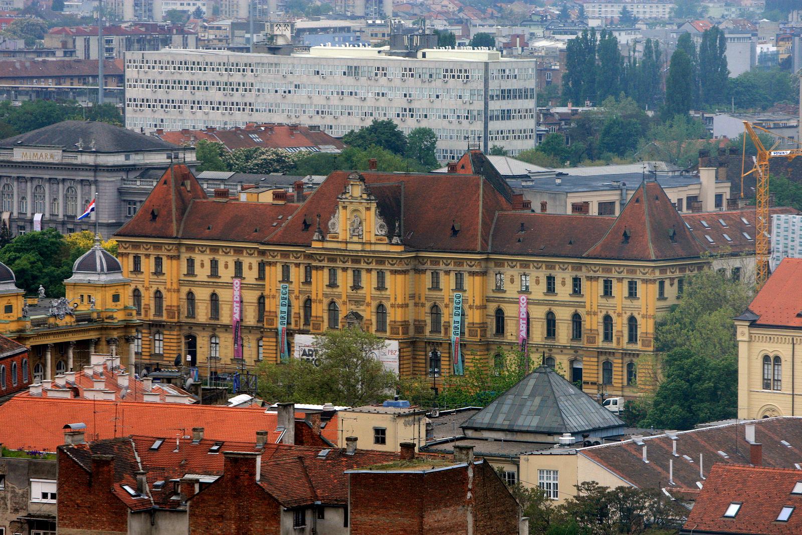 26.04.2011., Zagreb - Muzej za umjetnost i obrt te Skola primijenjene umjetnosti i dizajna na Trgu marsala Tita. rPhoto: Boris Scitar/PIXSELL