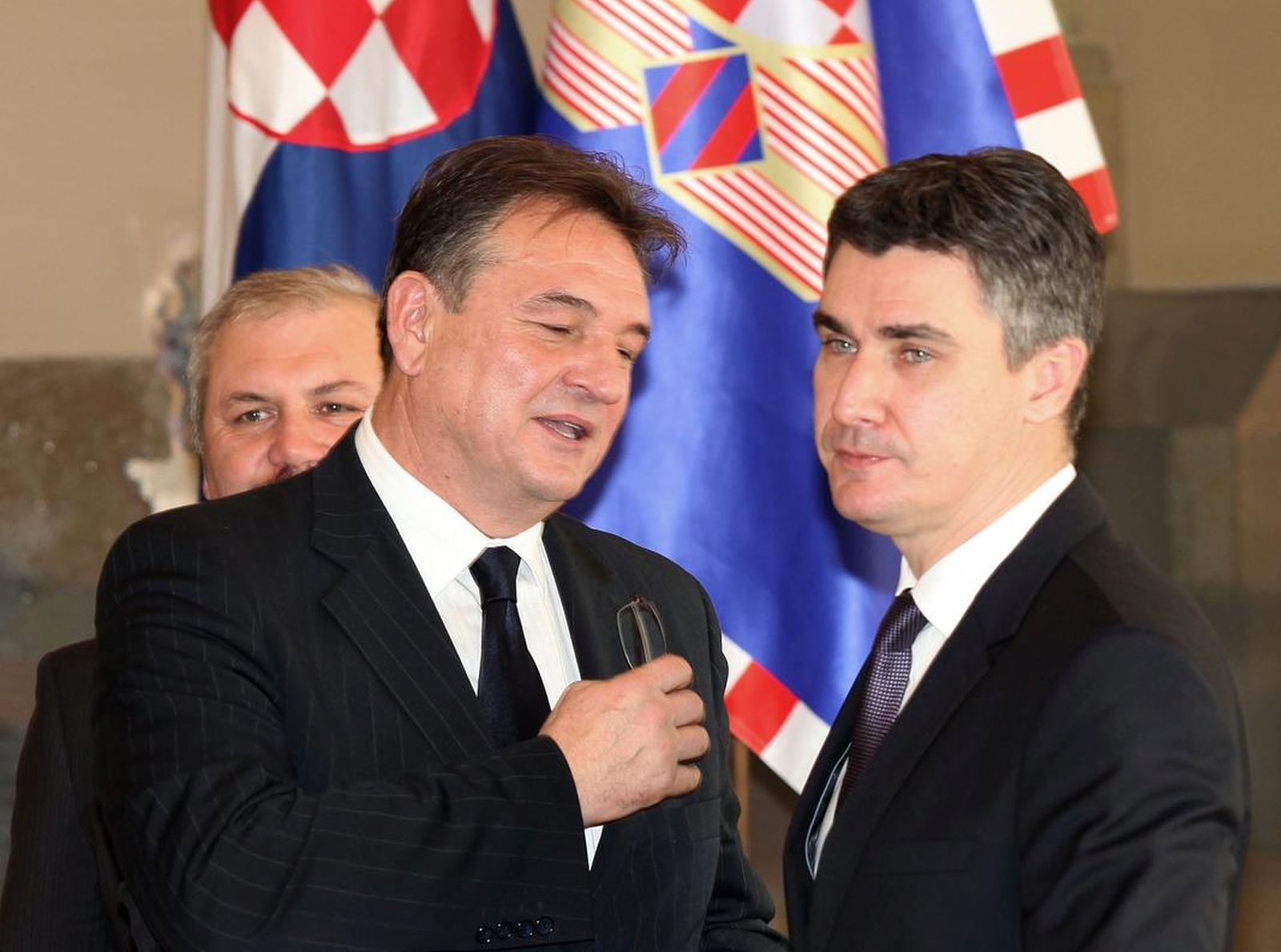 Zagreb, 14.12.2011.  - rPredsjednik RH Ivo Josipovic primio je danas celnike Kukuriku koalicije (SDP, HNS, IDS i HSU) te je na temelju konacnih sluzbenih rezultata izbora za 7. saziv Sabora povjerio mandat za sastavljanje Vlade predsjedniku SDP-a Zoranu Milanovicu.r Photo. Patrik Macek/Pixsell