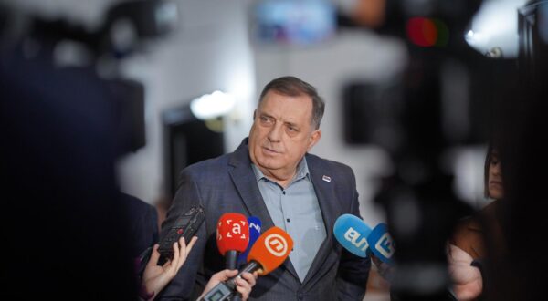13.02.2024., Akademija nauka i umjetnosti RS, Banjaluka (BiH) - Promociji 50.broja casopisa "Argumenti" prisustvovali Milorad Dodik, predsjednik RS, i Igor Kalabuhov, ambasador Rusije u BiH. Izdavac ovog casopisa je SNSD, stranka Milorada Dodika, a prisutnima se obratio glavni i odgovorni urednik Milan Ljepojevic. Svecanosti su prisustvovali univerzitetski profesori Dragoljub Mirjanic, Rajko Kuzmanovic, Drago Brankovic, novinar Sinisa Ljepojevic, kao i istaknuti clanovi SNSD-a.  Photo: Dejan Rakita/PIXSELL/PIXSELL