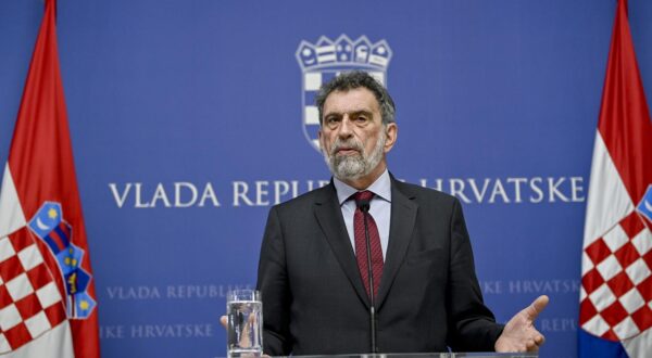 13.02.2024., Zagreb - Izjave nakon sastanka parlamentarne vecine u Vladi RH, Radovan Fuchs, Marin Piletic, Ivan Malenica. Photo: Igor Soban/PIXSELL