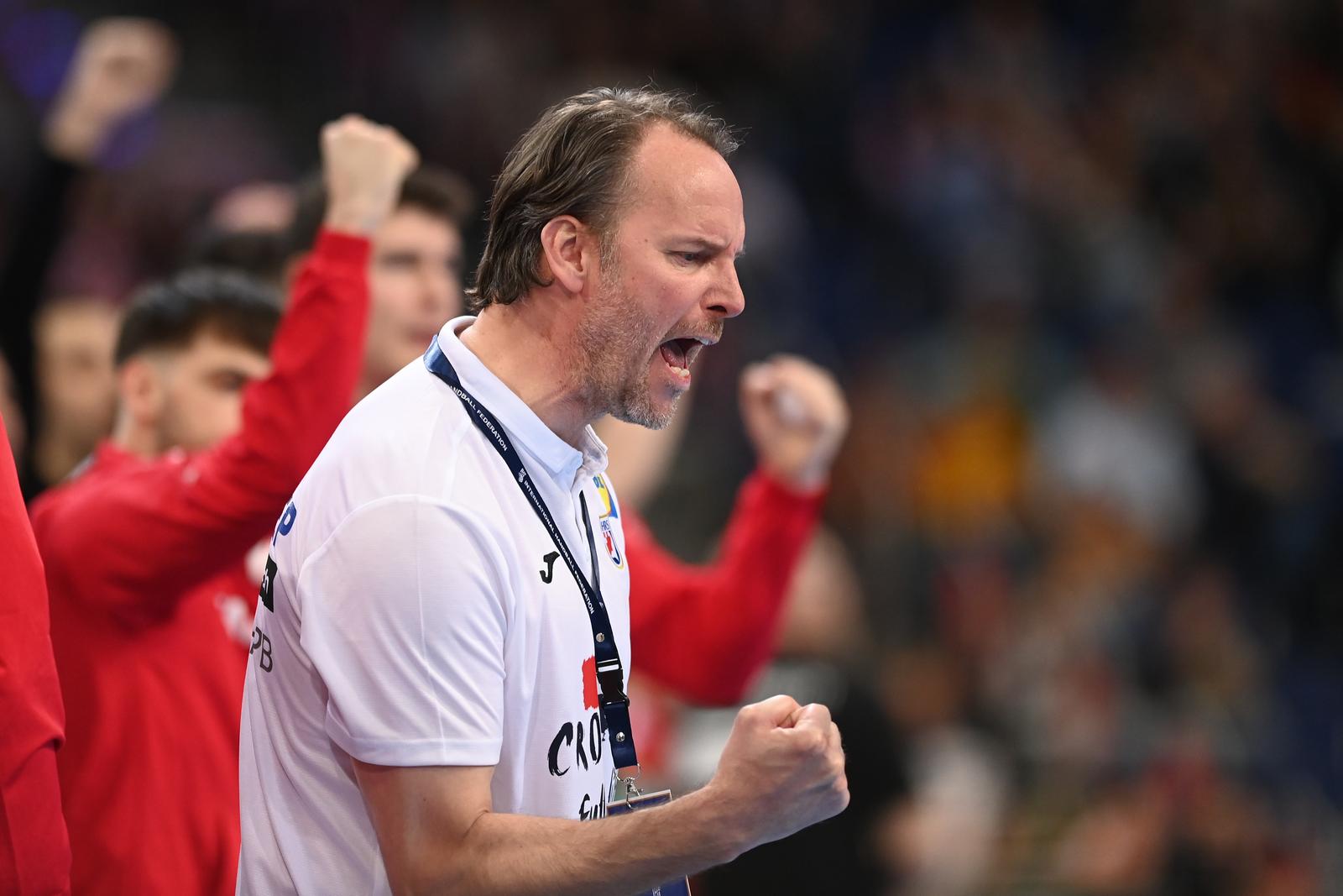 RIGHTS ONLY FOR: Croatia, Slovenia, Bosnia, Serbia, Montenegro   14 March 2024, Lower Saxony, Hanover: Handball: Olympic Qualification Men, Croatia - Austria, Qualification, Tournament 2, Matchday 1, ZAG-Arena. Croatia's coach Dagur Sigurdsson gesticulates.  Photo: Swen Pförtner  Photo: Swen Pförtner/PIXSELL