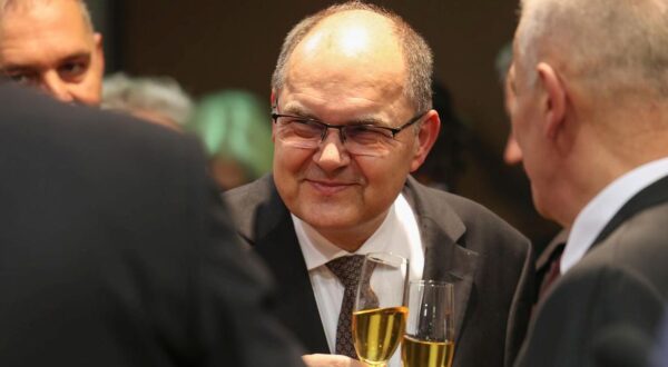 14.12.2023., Sarajevo, Bosna i Hercegovina - U zgradi institucija BiH odrzan je Bozicni prijem u organizaciji Predsjedateljice Vijeca ministara BiH Borjane Kristo. visoki predstavnik u BiH Christian Schmidt Photo: Armin Durgut/PIXSELL