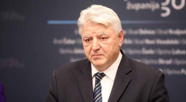 15.01.2024., Rijeka - Konferencija za novinare zupana Zlatka Komadine, procelnika Alessandre Ban i Ljudevita Krpana, te predstavljanje Ermine Duraj nove procelnice UO za poslove Zupana i Zupanijske skupstine PGZ.  Photo: Goran Kovacic/PIXSELL