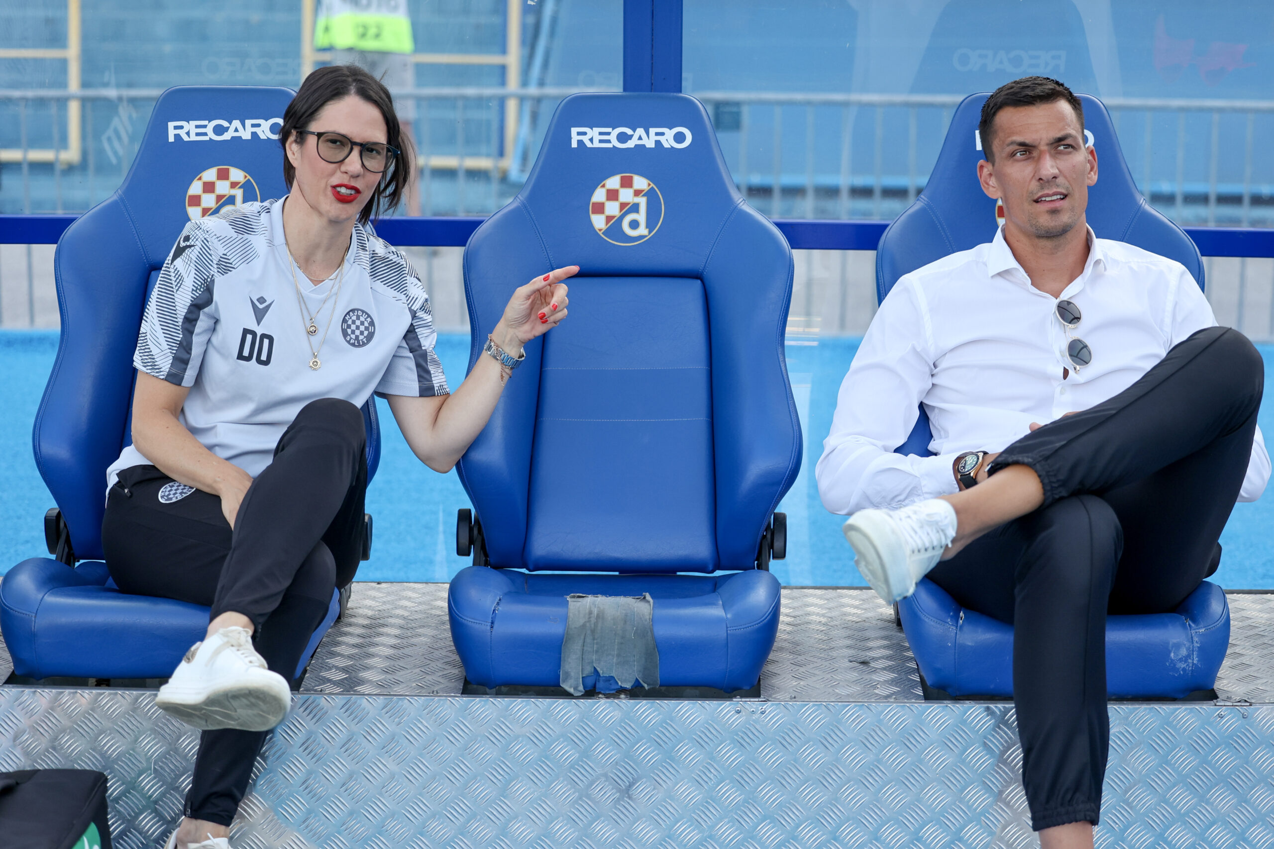 15.07.2023., stadion Maksimir, Zagreb - Susret Dinama i Hajduka u SuperSport Superkupu uvod je je novu sezonu hrvatskog nogometa. Na stadionu Maksimir prvak Hrvatske Dinamo i osvajac kupa Hajduk borit ce se za prvi trofej sezone. Nutricionistica Dragana Olujic i vratar Lovre Kalinic. Photo: Marko Prpic/PIXSELL