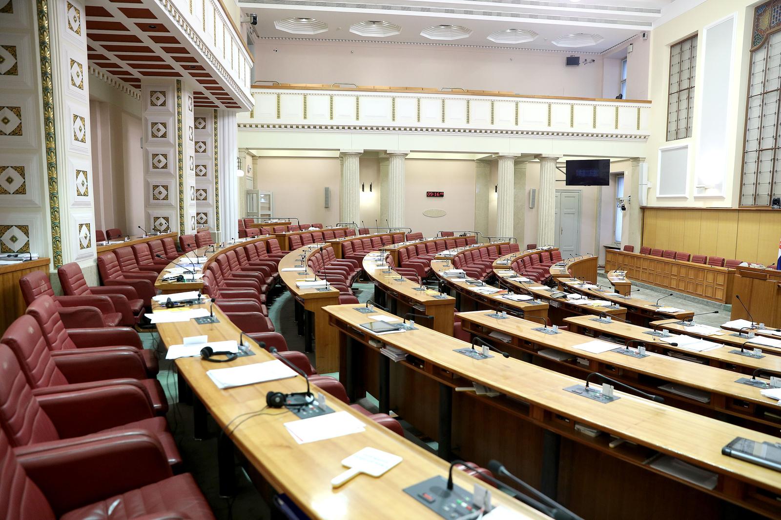 15.12.2017., Zagreb- Nakon glasovanja Sabor ostaje prazan do 15. sijecnja, do kada traje zakonom propisana stanka. U blagdanski uredjenim prostorima uzivati ce samo djelatnici, za koje naravno stanka ne vrijedi.rPhoto: Patrik Macek/PIXSELL