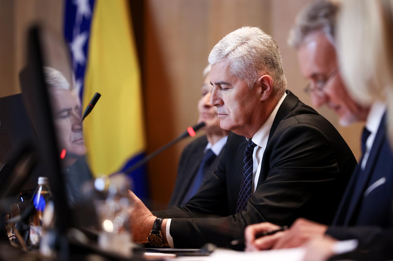 16.02.2024., Sarajevo, Bosna i Hercegovina - Na 2. hitnoj sjednici Doma naroda Parlamentarne skupstine Bosne i Hercegovine delegati su jednoglasno izglasali Zakon o sprjecavanju pranja novca i finansiranja teroristickih aktivnosti, koji je jedan od tri uslova za otvaranje pregovora s EU u martu. Photo: Armin Durgut/PIXSELL