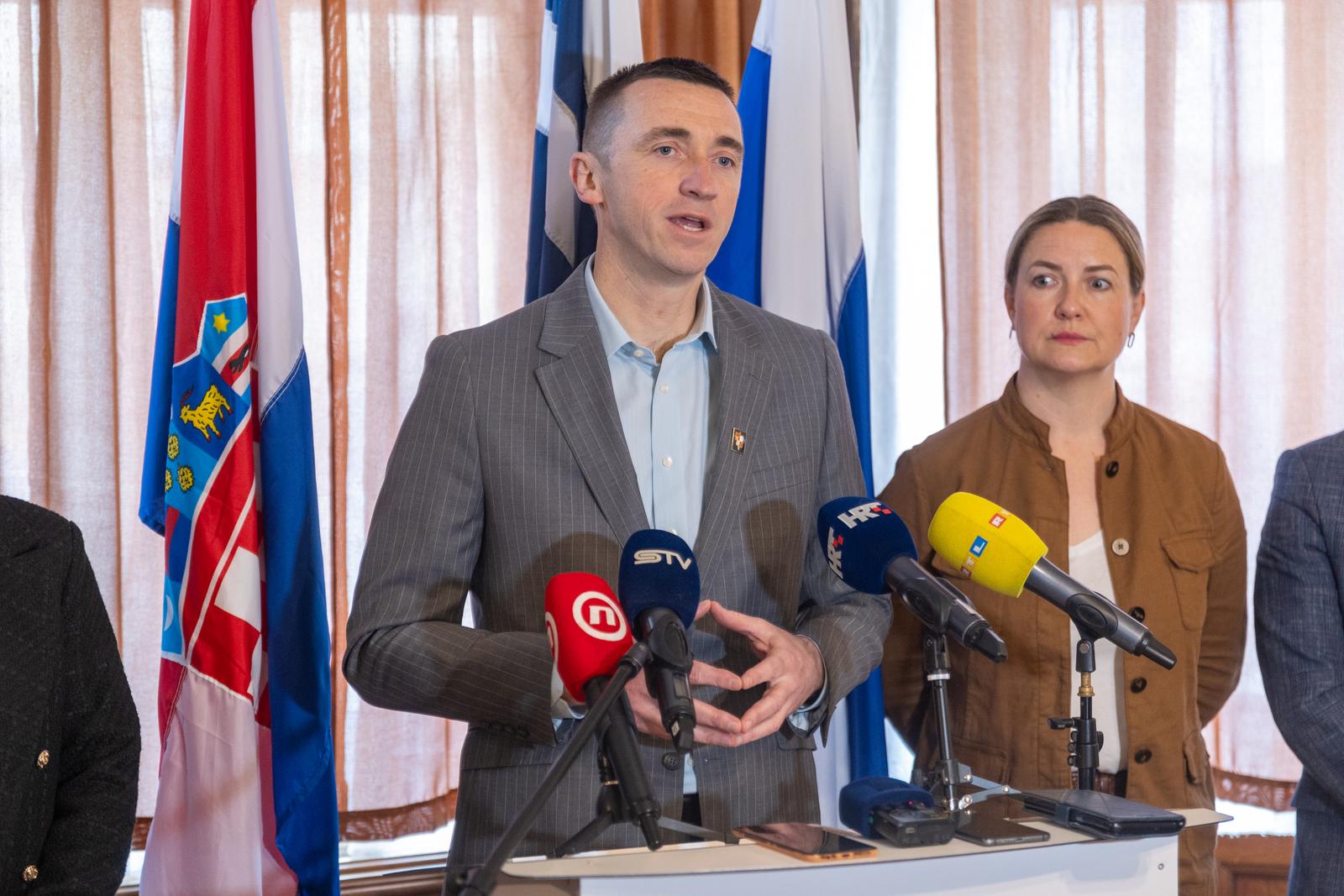 16.03.2024. Osijek - Ivan Penava, predsjednik Domovinskog pokreta, zajedno sa suradnicima odrzao je konferenciju za medije Photo: Borna jaksic/PIXSELL