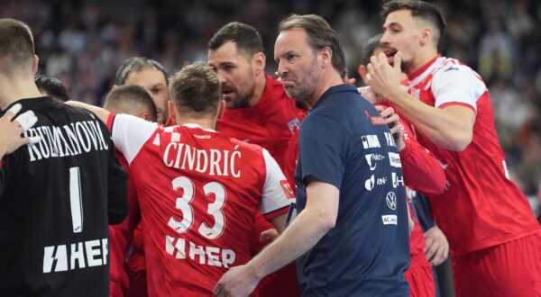RIGHTS ONLY FOR: Croatia, Slovenia, Bosnia, Serbia, Montenegro 16 March 2024, Lower Saxony, Hanover: Handball: Olympic Qualification, Qualification, Tournament 2, Matchday 2, Germany - Croatia, in the ZAG Arena.Croatia's coach Dagur Sigurdsson stands on the sidelines. Photo: Marcus Brandt/dpa Photo: Marcus Brandt/PIXSELL