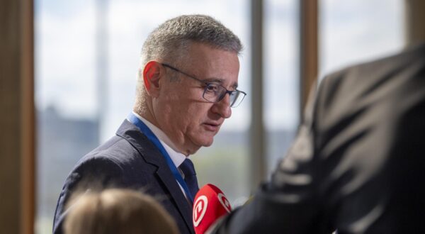 17.03.2024., Zagreb -U koncertnoj dvorani Vatroslav Lisinki odrzava se  20. Opci sabor stranke HDZ. Izjavu novinarima daje Tomislav Karamarko. Photo: Igor Soban/PIXSELL