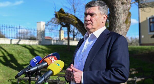 17.03.2024., Lipovljani - Predsjednik Zoran Milanovic posjetio Lipovljane povodmo Dana Opcine Lipovljani, Dana Josipa Kozarca i Dana zupe. Predsjednik obisao izlagace Uskrsnog sajma. Photo: Marko Juric/PIXSELL