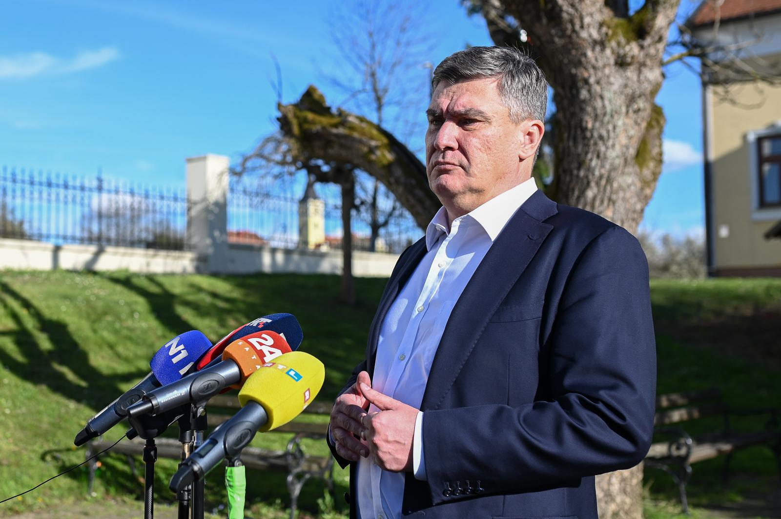 17.03.2024., Lipovljani - Predsjednik Zoran Milanovic posjetio Lipovljane povodmo Dana Opcine Lipovljani, Dana Josipa Kozarca i Dana zupe. Predsjednik obisao izlagace Uskrsnog sajma. Photo: Marko Juric/PIXSELL