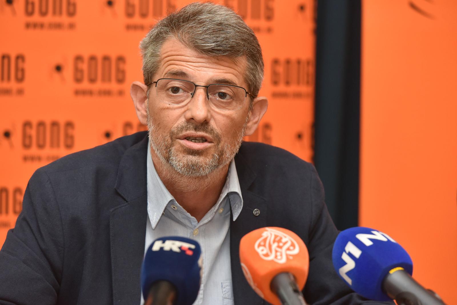 17.5.2022., Zagreb - U Hrvatskom novinarskom drustvu odrzana je Konferencija za medije "Gongovih 6 izbornih jedinica za ustavne izbore", na kojoj je Gong predstavoi svoje rjesenje, prema kojemu, sljedeci parlamentarni izbori ne bi bili neustavni. Na konferenciji za medije su sudjelovali Goran Cular, profesor na Fakultetu politickih znanosti (FPZ) i autor Gongove analize ‘Hoce li i sljedeci parlamentarni izbori u Hrvatskoj biti neustavni?’; Berto Salaj, predsjednik vijeca Gonga i profesor na FPZ-u i Oriana Ivkovc Novokmet, izvrsna direktorica Gonga. Photo: Davorin Visnjic/PIXSELL