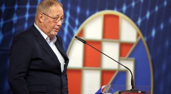 18.01.2022., Zagreb - GNK Dinamo u zagrebačkom hotelu Westin uprilicio je komemoraciju svom proslavljenom igracu i legendi kluba Stjepanu Lamzi.  Lamza je bio jedan od najboljih nogometasa u povijesti Dinama, te jedan od najzasluznijih za osvajanje Kupa velesajamskih gradova 1967.  Zbog ozbiljene epidemioloske situacije GNK Dinamo nece moci omoguciti svima zainteresiranima osobno prisustvovanje komemoraciji, te ce se ista prenositi preko YouTube kanala.  Photo: Matija Habljak/PIXSELL