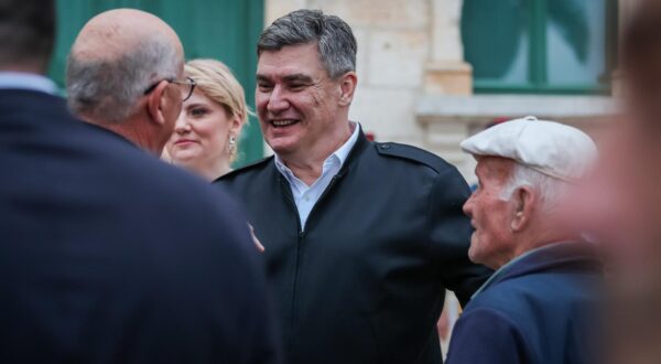18.03.2024., Vela Luka - Svecana sjednica Opcine Vela Luka koju je posjetio Zoran Milanovic te celnik HDZ-a Branko Bacic. Photo: Zvonimir Barisin/PIXSELL
