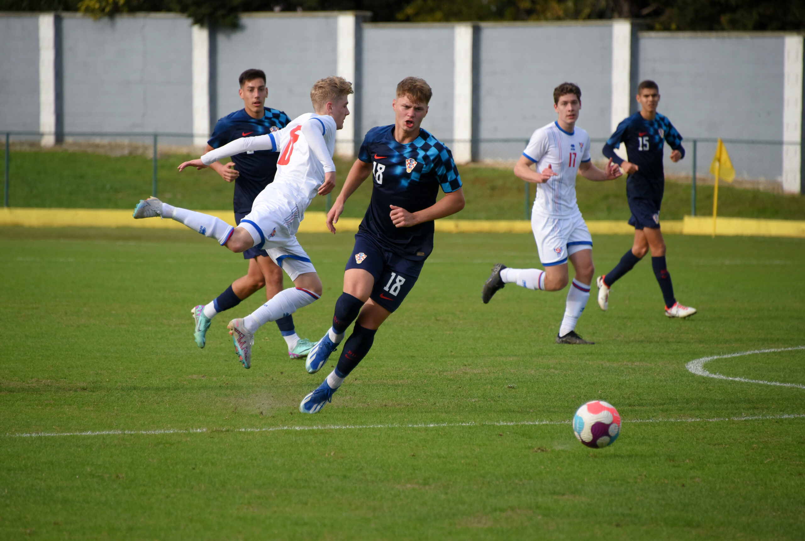 18.11.2023., stadion Valbruna, Rovinj - Kvalifikacije za UEFA U-19 Europsko prvenstvo, Hrvatska - Farski otoci. Mattias Hellisdal, Anton Matkovic Photo: Sasa Miljevic/PIXSELL