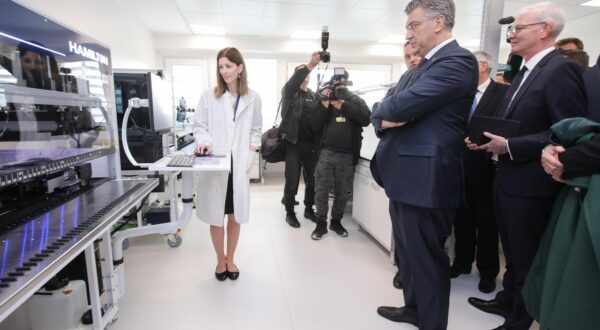19.03.2024., Zagreb - Svecano otvorenje Zavoda za personaliziranu medicinu KBC-a Zagreb. Uredjenje i opremanje Zavoda financirala je tvrtka Roche u sklopu Projekta personalizirane medicine u onkologiji s ciljem poboljsanja ishoda lijecenja. predsjednik Vlade Andrej Plenkovic Photo: Tomislav Miletic/PIXSELL