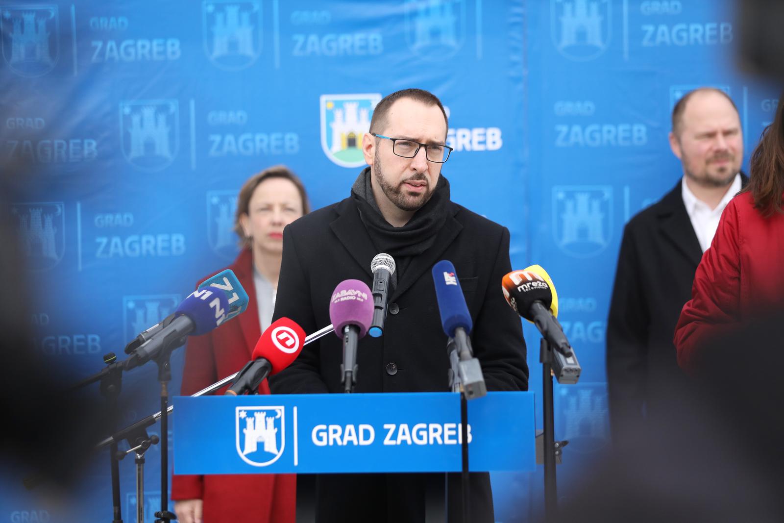 19.03.2024., Zagreb - Gradonacelnik Zagreba Tomislav Tomasevic dao je izjavu medjima nakon obilaska radova na trznici Vrapce. Photo: Emica Elvedji/PIXSELL