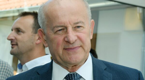 20.06.2022., Petrinja - Svecano otvorenje obnovljene upravne zgrade Sumarije Petrinja uz prisustvo predsjednika Uprave Hrvatskih suma Krunoslava Jakupcica, voditelja Podruznice Sisak Vlatka Petrovica,  zupana Ivana Celjana, gradonacelnice Magdalene Komes i predstavnika Stozera civilne zastite, Tugomira Majdaka, drzavnog tajnika u Ministarstvu poljoprivrede. Photo: Nikola Cutuk/PIXSELL