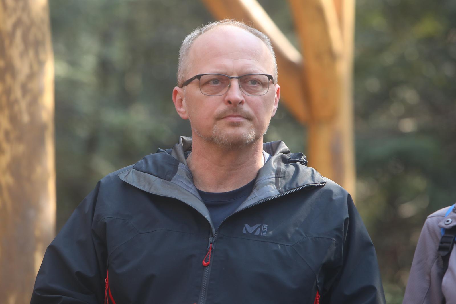 21.03.2023, Ogulin - Policijska uprava  karlovacka povodom Medunarodnog dana borbe protiv rasne diskriminacije, a kao inicijativu podizanja svijesti o oblicima nasilja i ovisnosti, organizirala je uspon na planinu Klek na kojem su sudjelovali djelatnici PU Karlovacke, Karlovacke zupanije, Javne ustanove natura Viva te ucenici osnovnih i srednjih skola iz Ogulina. Nazocne su uoci uspona pozdravili nacelnik Policijske uprave karlovacke Darko Car, zupanica Karlovacke zupanije Martina Furdek Hajdin i gradonacelnik Grada Ogulina Dalibor Domitrovic.  Photo: Kristina Stedul Fabac/PIXSELL