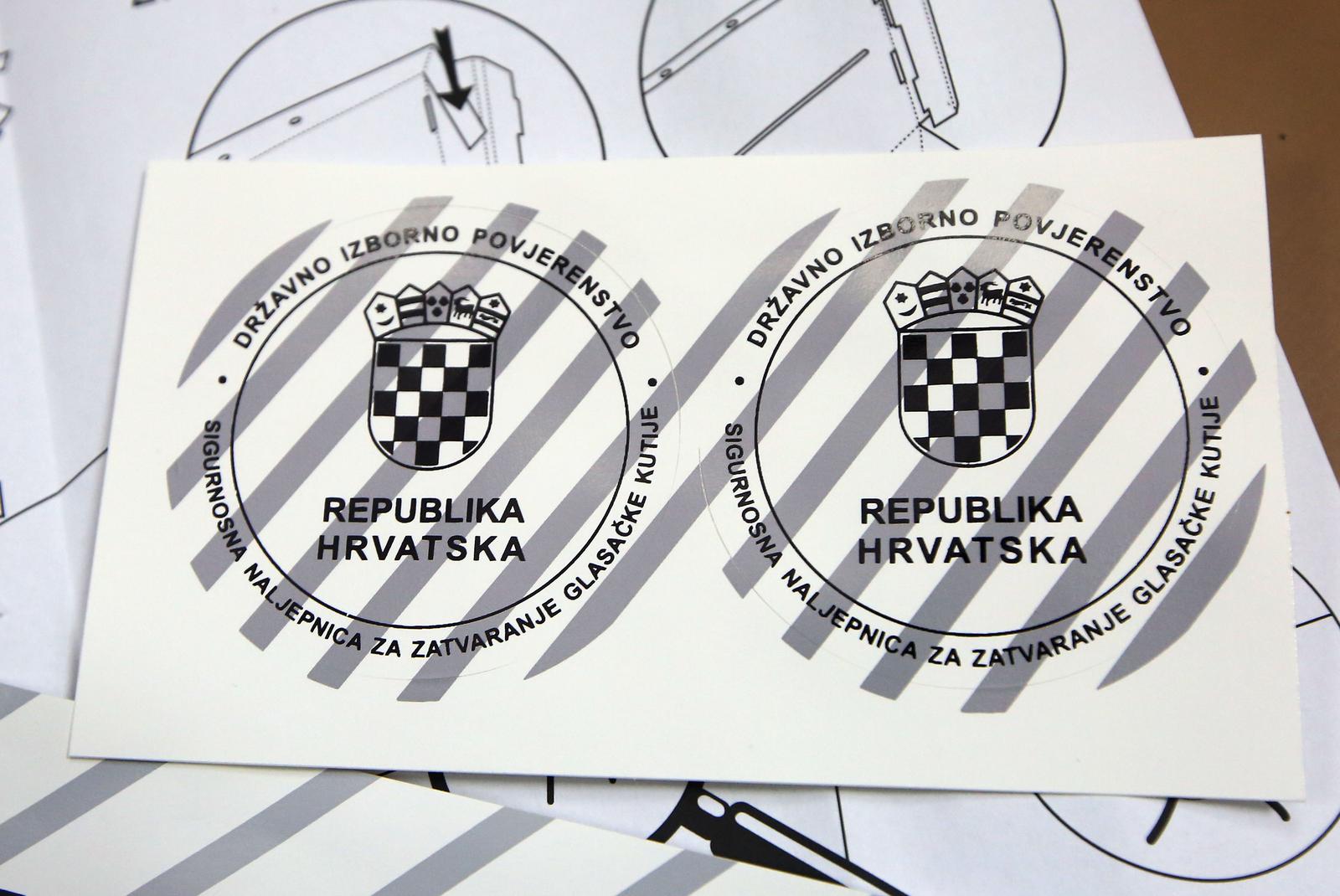 22.12.2019., Sibenik - Otvorena biralista u republici Hrvatskoj na kojima gradjani biraju predsjednika Republike Hrvatske. rPhoto: Dusko Jaramaz/PIXSELL