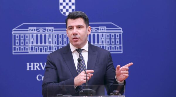 23.02.2024., Zagreb - Na konferenciji za medije odrzanoj u Saboru o temi "Zasto europski tuzitelji istrazuju Plenkovicevu ministricu Obuljen?“ govorio je Nikola Grmoja.
 Photo: Patrik Macek/PIXSELL
