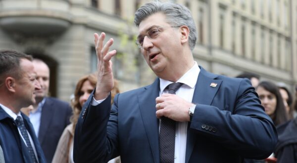 23.3.2024., Cvjetni trg, Zagreb - Predsjednik Vlade Andrej Plenkovic posjetio je centar grada ususret medjunarodnom danu narcisa te je dao izjavu za medije Photo: Luka Batelic/PIXSELL