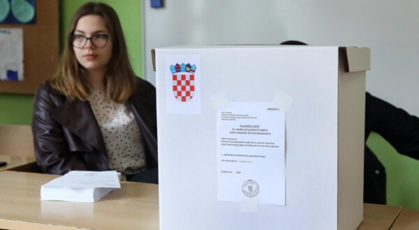 23.04.2023., Sibenik - U Sibeniku se odrzavaju izbori za clanove Vijeca mjesnih odbra i gradskih cetvrti na podrucju Grada Sibenika.
 Photo: Dusko Jaramaz/PIXSELL