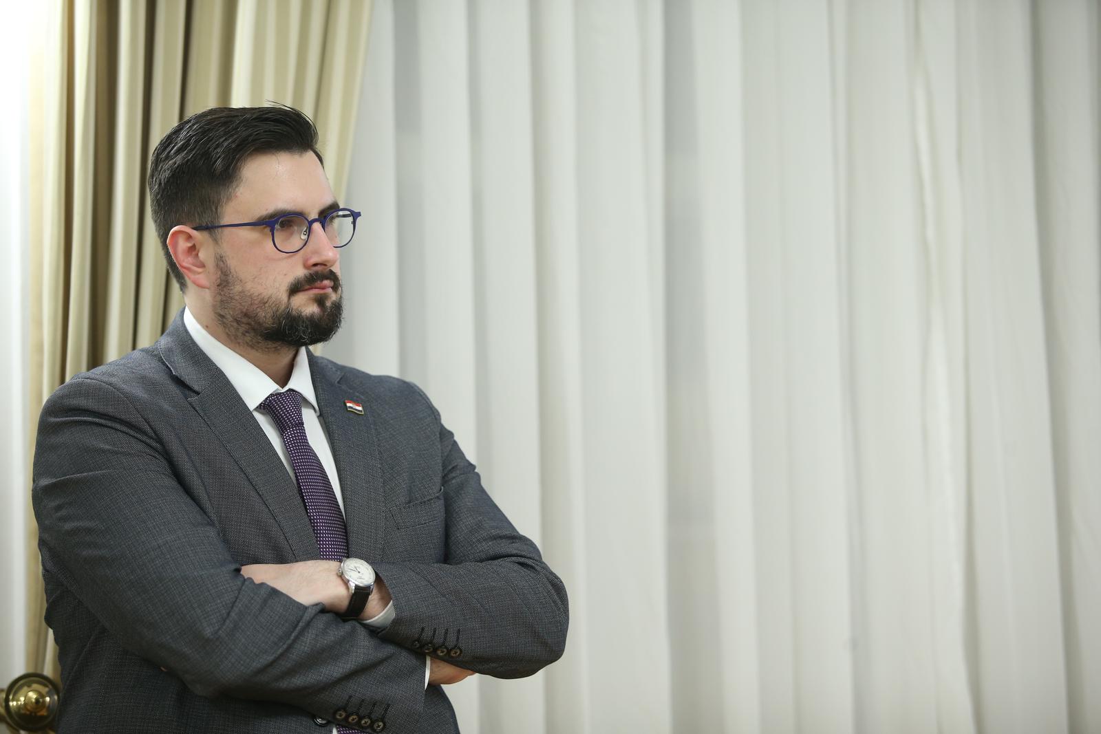 24.01.2024., Zagreb - Ministar Marin Piletic obratio se javnosti nakon sastanka parlamentarne vecine te najavio predstavljanje dvije uredbe o koeficijentima u dravnim i javnim sluzbama. Glasnogovornik Vlade Marko Milic. Photo: Igor Soban/PIXSELL