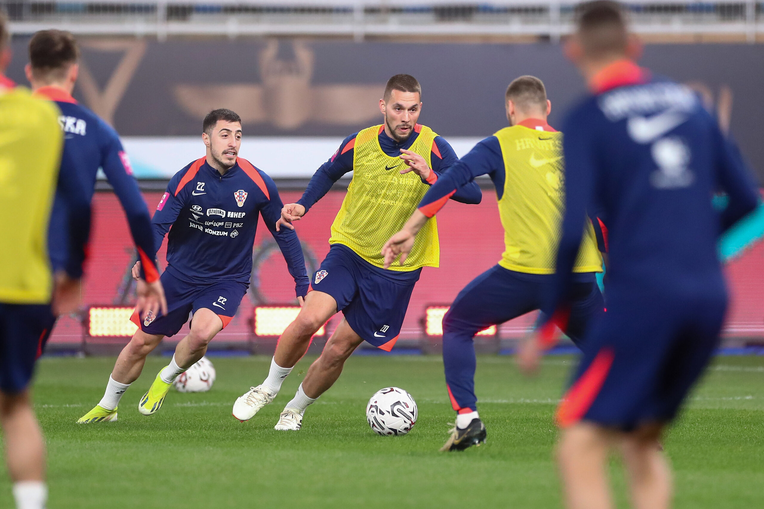 25.03.2024., Kairo, Egipat -Trening hrvatske nogometne reprezentacije na new Administrative Capital stadionu uoci sutrasnje utakmice protiv Egipta u finalu prijateljskog turnira ACUD kupa. Josip Juranovic, Marko Pjaca Photo: Matija Habljak/PIXSELL