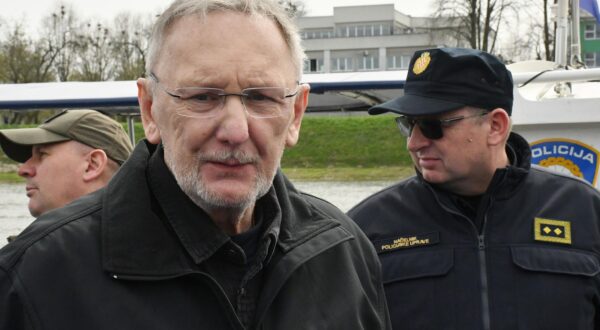 26.03.2024., Staraa Gradiska - Potpredsjednik Vlade i ministar unutarnjih poslova RH Davor Bozinovic obisao je drzavnu granicu i policijske sluzbenike koji rade na zastiti drzavne granice i suzbijanju nezakonitih migracija na podrucju Policijske uprave brodsko-posavske. Photo: Ivica Galovic/PIXSELL