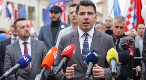 26.03.2024., Zagreb - Predaja Drzavnom izbornom povjerenstvu prijedloga lista i kandidata za parlamentarne izbore - Most, Hrvatski suverenisti, Nezavisna lista mladih i Hrvatske konzervativne stranke. Nikola Grmoja. Photo: Luka Stanzl/PIXSELL