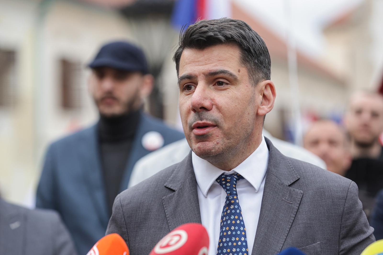 26.03.2024., Zagreb - Predaja Drzavnom izbornom povjerenstvu prijedloga lista i kandidata za parlamentarne izbore - Most, Hrvatski suverenisti, Nezavisna lista mladih i Hrvatske konzervativne stranke. Nikola Grmoja. Photo: Luka Stanzl/PIXSELL